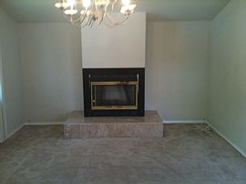 Beautiful House in Carlton Terrace in Woodland Hills, CA (Photo 7 of 7)