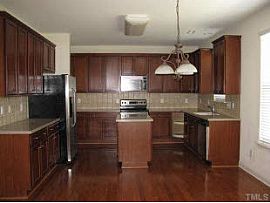 Beautiful 5 Bedroom Home - Close to Shopping and Schools  in Raleigh, NC (Photo 2 of 4)