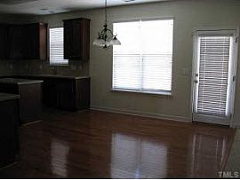 Beautiful 5 Bedroom Home - Close to Shopping and Schools  in Raleigh, NC (Photo 3 of 4)