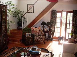 Beautiful 3 Bedroom Home with Yard in Glendale, CA