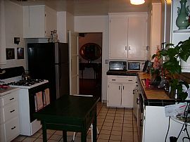 Beautiful 3 Bedroom Home with Yard in Glendale, CA (Photo 4 of 9)