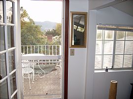 Beautiful 3 Bedroom Home with Yard in Glendale, CA (Photo 6 of 9)