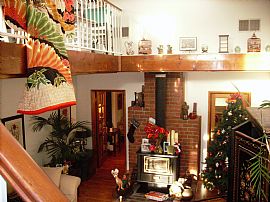 Beautiful 3 Bedroom Home with Yard in Glendale, CA (Photo 8 of 9)