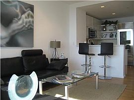 Furnished 1 Bedroom Apartment with Hardwood Floors in New York, NY (Photo 3 of 8)