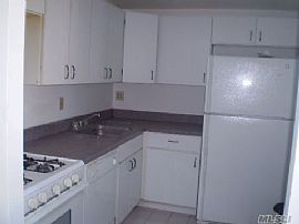 Huge 3 Bedroom Condo in Private - Gated Community in Queens Village, NY (Photo 12 of 12)