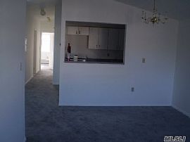 Huge 3 Bedroom Condo in Private - Gated Community in Queens Village, NY (Photo 5 of 12)