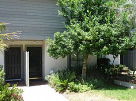 Lovely 2 Bedroom Townhouse Near Beaches - Available 01 June in Ponte Vedra Beach, FL