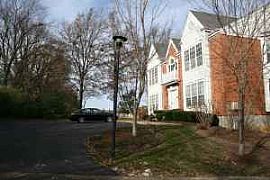 Newer 2 Bedroom Condo Near Lifetime Fitness in Ellisville, MO