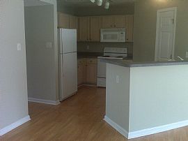 Newer 2 Bedroom Condo Near Lifetime Fitness in Ellisville, MO (Photo 2 of 3)
