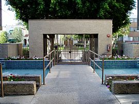 Upscale, Contemporary 2 Bedroom Condo with Fireplace in Pasadena, CA (Photo 3 of 10)