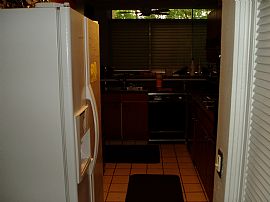 Upscale, Contemporary 2 Bedroom Condo with Fireplace in Pasadena, CA (Photo 5 of 10)