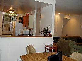 Upscale, Contemporary 2 Bedroom Condo with Fireplace in Pasadena, CA (Photo 6 of 10)