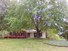 Gorgeous 3 Bedroom Home with Pfafftown Charm in Pfafftown, NC