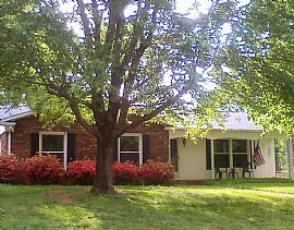 Gorgeous 3 Bedroom Home with Pfafftown Charm in Pfafftown, NC (Photo 2 of 6)