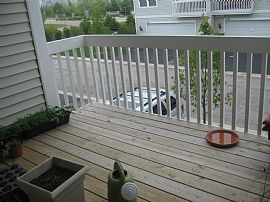 Stylish 3 Bedroom Luxury Townhome with 2 Car Garage in Lindenhurst, IL (Photo 9 of 9)