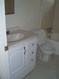 Spacious 2 Bedroom Duplex Apartment - Newly Painted - $950 in Pomona, CA (Photo 6 of 10)
