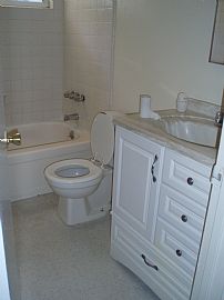 Spacious 2 Bedroom Duplex Apartment - Newly Painted - $950 in Pomona, CA (Photo 8 of 10)