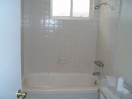 Spacious 2 Bedroom Duplex Apartment - Newly Painted - $950 in Pomona, CA (Photo 9 of 10)