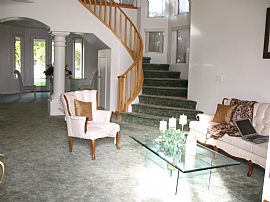 Comfy 4 Bedroom Home with Office in Gated Lake Community in Gilbert, AZ (Photo 2 of 6)