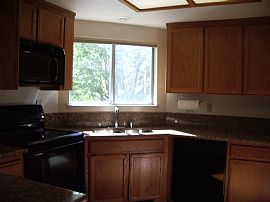 Sparkling, Bright 2 Bedroom Townhouse with Updated Features in Foster City, CA