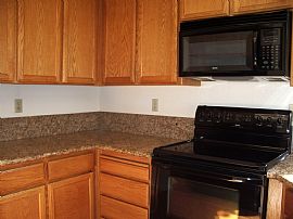 Sparkling, Bright 2 Bedroom Townhouse with Updated Features in Foster City, CA (Photo 2 of 11)