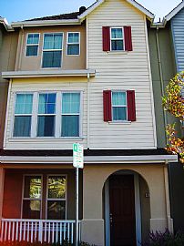 Newer, Gorgeous 3 Bedroom Townhouse - $1900 in Richmond, CA (Photo 2 of 6)