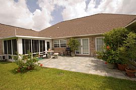 Bright and Airy 4 Bedroom Home - Walk to The Golf Course in Ocean Springs, MS (Photo 3 of 12)