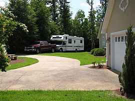 Bright and Airy 4 Bedroom Home - Walk to The Golf Course in Ocean Springs, MS (Photo 4 of 12)