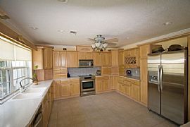 Bright and Airy 4 Bedroom Home - Walk to The Golf Course in Ocean Springs, MS (Photo 9 of 12)