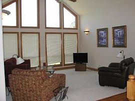 Executive 4 Bedroom Home on The Golf Course in Omaha, NE (Photo 5 of 6)