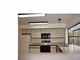 Handsome 3 Bedroom Townhome in Downtown Kirkland Location in Kirkland, WA