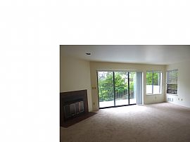 Handsome 3 Bedroom Townhome in Downtown Kirkland Location in Kirkland, WA (Photo 2 of 3)
