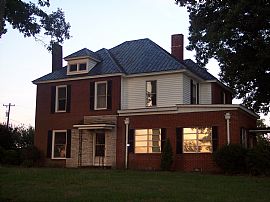 Enchanting 6 Bedroom Farmhouse on 9 Acres in Lawndale, NC (Photo 11 of 12)