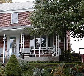 Quiet 3 Bedroom Townhouse - Walking Distance of Lehigh Parkway in Allentown, PA