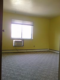 Spacious 2 Bedroom Condo - Available Immediately in Yonkers, NY (Photo 4 of 7)