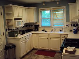 Gracious 3 Bedroom Single Family Home in Exceptional Location in Decatur, GA (Photo 4 of 4)