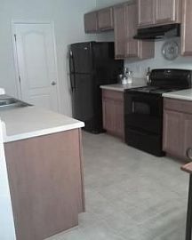 Charming 4 Bedroom Townhouse with Hardwood floors in Lithonia, GA (Photo 3 of 3)