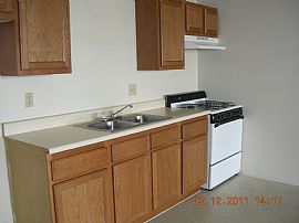Quality 2 Bedroom Apartment in Quiet - Clean Property in Adelanto, CA (Photo 4 of 6)