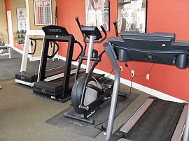 Comfy 1 Bedroom Home with 24hr Fitness Center in North Royalton, OH (Photo 3 of 4)