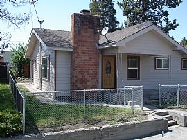 Beautifully Remodeled 2 Bedroom Home in Great Neighborhood in Klamath Falls, OR