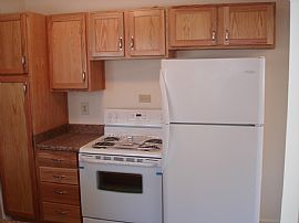 Beautifully Remodeled 2 Bedroom Home in Great Neighborhood in Klamath Falls, OR (Photo 4 of 4)