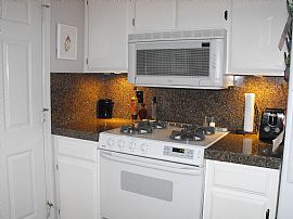 Nice, Neat and Newer 3 Bedroom Home with Skylight in Central Point, OR (Photo 4 of 6)