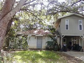 Gracious 2 Bedroom Home with Fenced Yard in Sarasota, FL