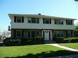 Terrific 2 Bedroom Apartment in Quiet Location Near 76th in Milwaukee, WI (Photo 2 of 4)