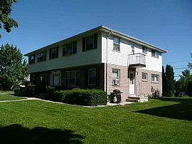 Terrific 2 Bedroom Apartment in Quiet Location Near 76th in Milwaukee, WI (Photo 3 of 4)