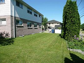 Terrific 2 Bedroom Apartment in Quiet Location Near 76th in Milwaukee, WI (Photo 4 of 4)