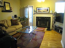 Beautiful 2 Bedroom Townhouse in Excellent Location! in Atlanta, GA (Photo 2 of 6)