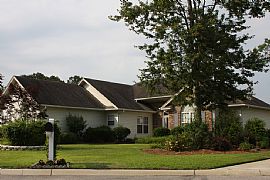 Awesome 3 Bedroom Home in Convenient Location in Myrtle Beach, SC (Photo 2 of 2)