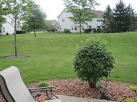 Fabulous 3 Bedroom Home with 2 Car Garage  in Lindenhurst, IL (Photo 2 of 12)