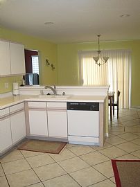 Fabulous 3 Bedroom Home with 2 Car Garage  in Lindenhurst, IL (Photo 3 of 12)